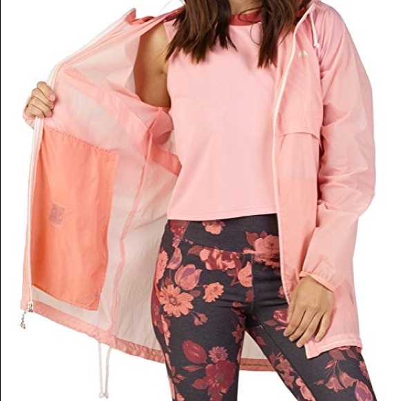 Pretty NWT Burton packable wind/rain jacket! - Picture 6 of 12